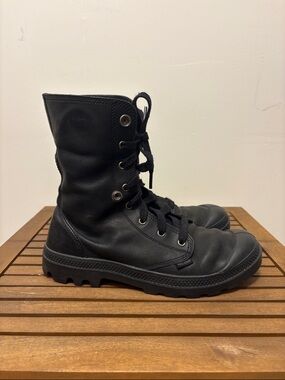 PALLADIUM - “Baggy” Black Leather Combat Lace-Up Boots - Unisex